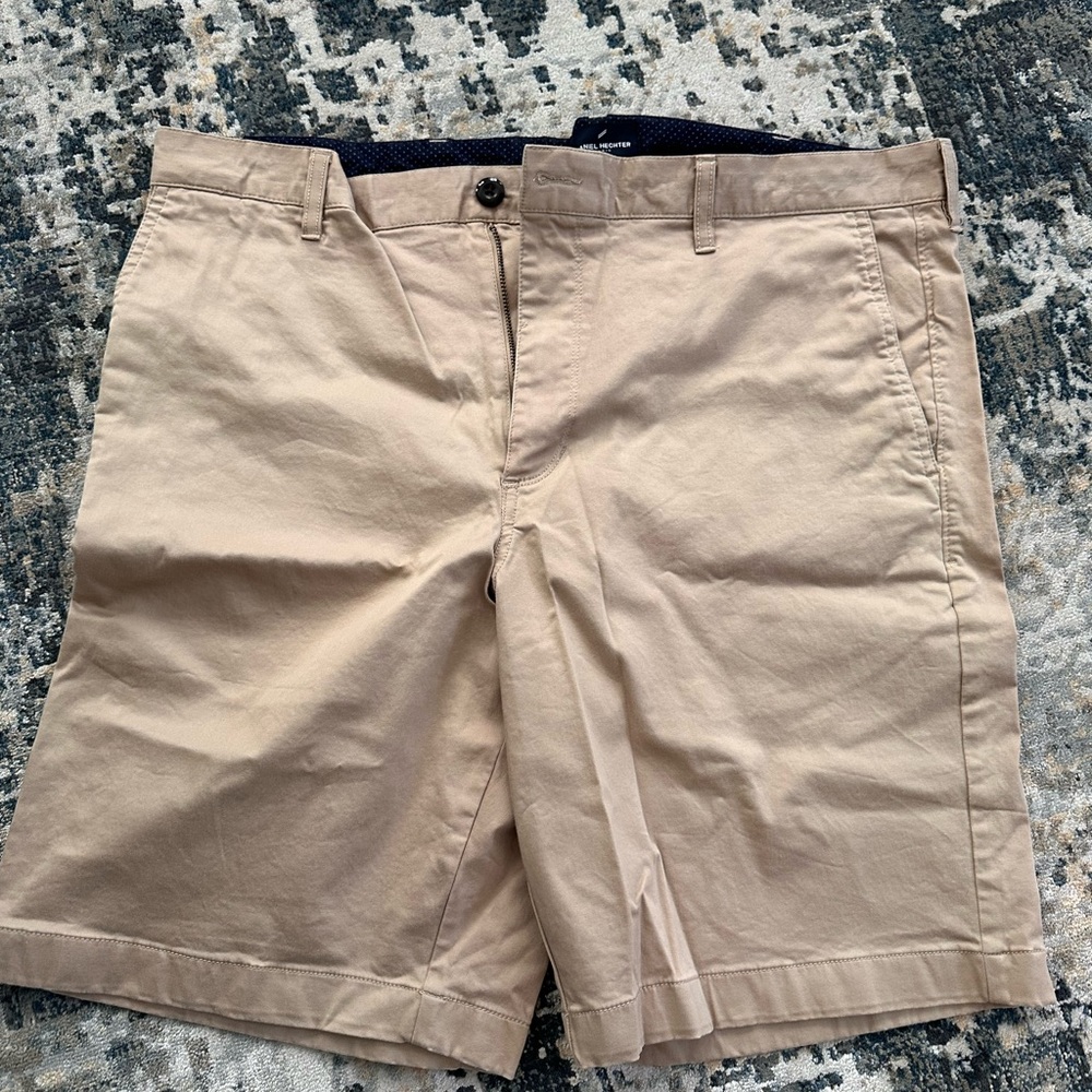 Daniel Heichter khaki shorts